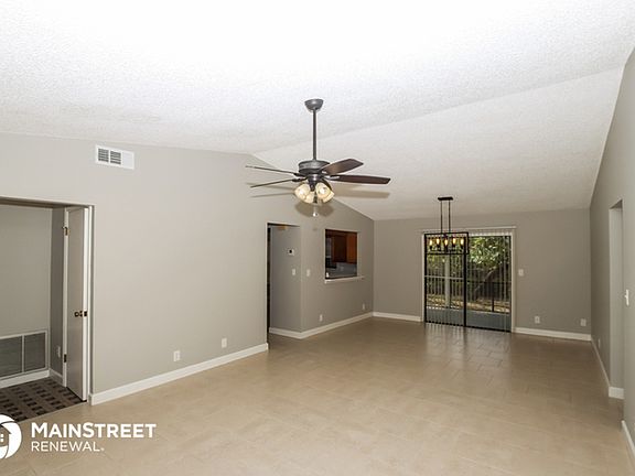 4th image of 1699 Travis St E