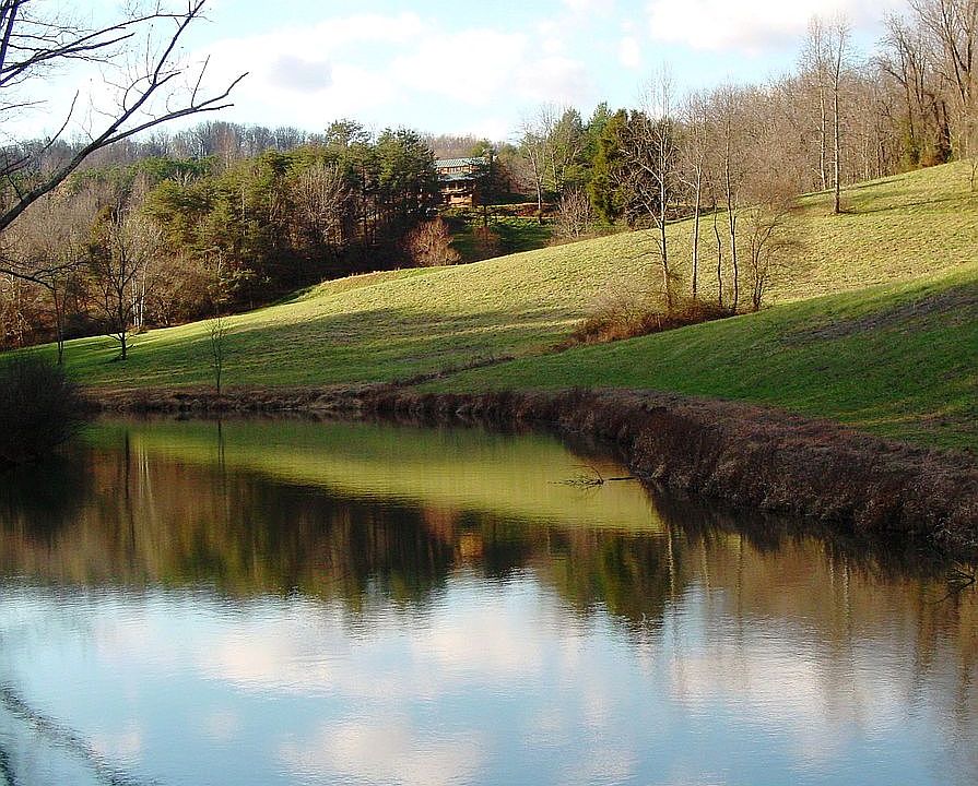 2nd image of 702 Long Mountain Rd