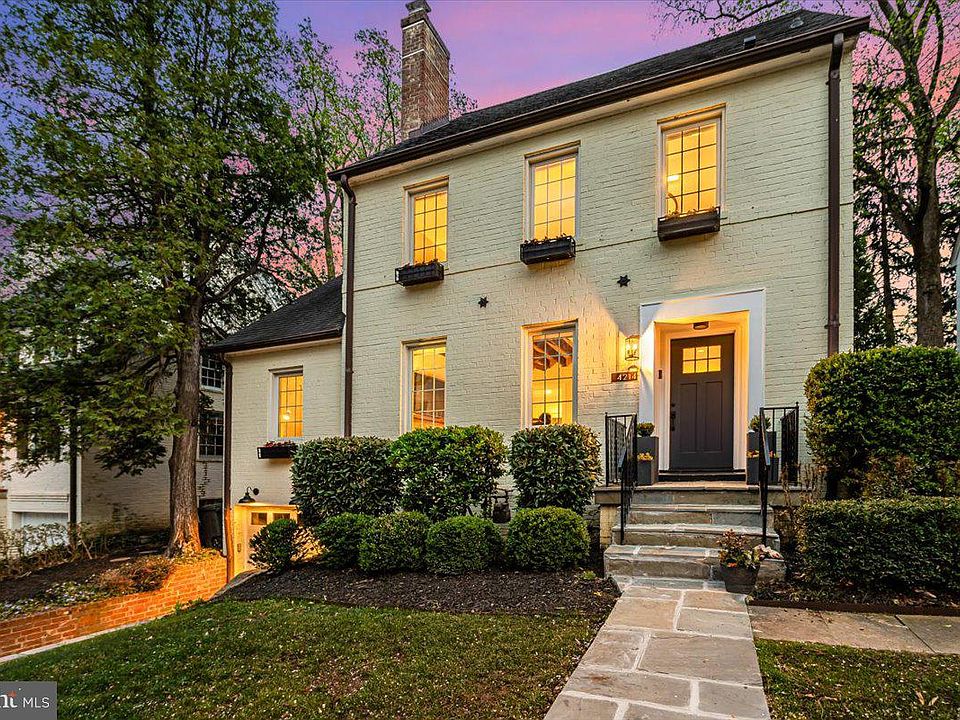 1st image of 4214 Oakridge Ln