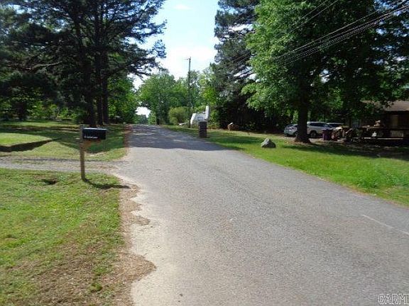 5th image of 11 Jackie Ln