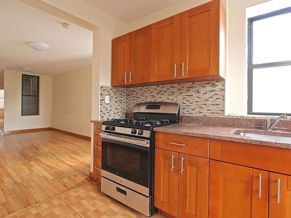 1st image of 251 E Broadway APT 5W