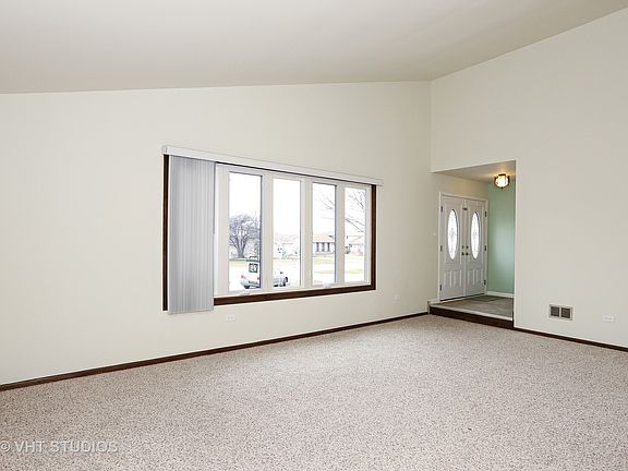 3rd image of 13020 Bramble Ct