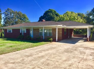 4052 16th St NE, Hickory, NC 28601