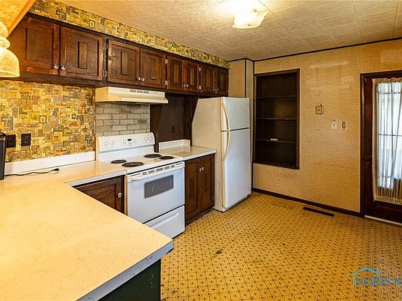 3rd image of 330 N Leighton St