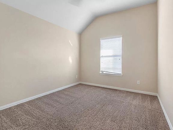 3rd image of 158 Balfour Dr