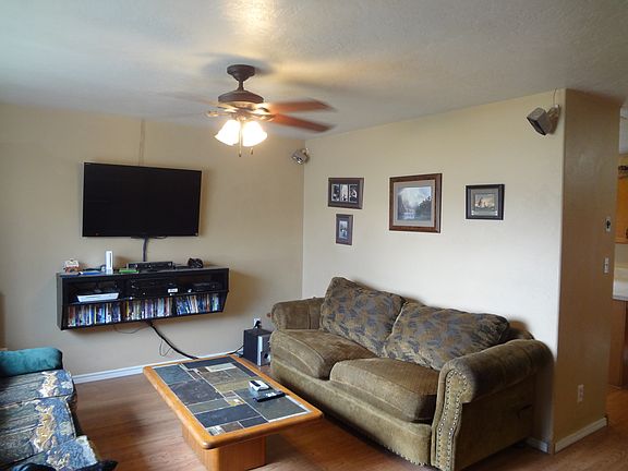 3rd image of 86 Douglas Dr