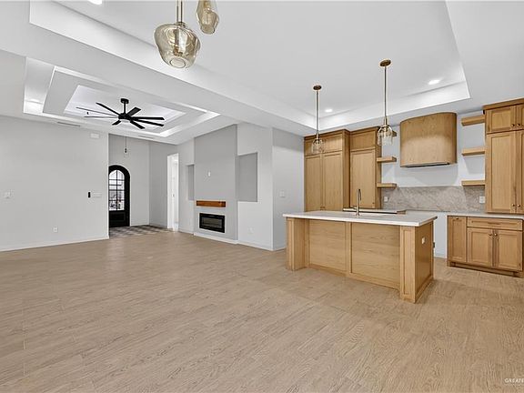 5th image of 1106 Magnolia St