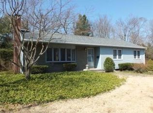 132 Brookwood Dr, Longmeadow, MA 01106