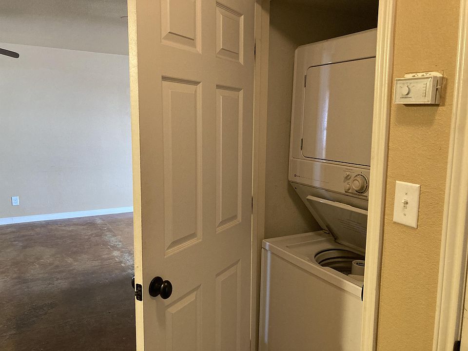 Washer/Dryer in the hallway