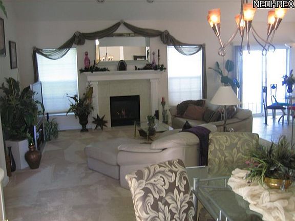 4th image of 3355 Bridgeport Dr