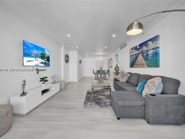 2501 S Ocean Dr, Hollywood, FL