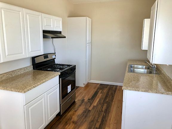 4th image of 3420 Mountain Ave