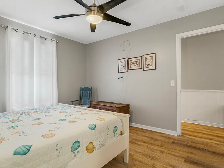 4027 Dolphin Dr #4023 — Photo 4
