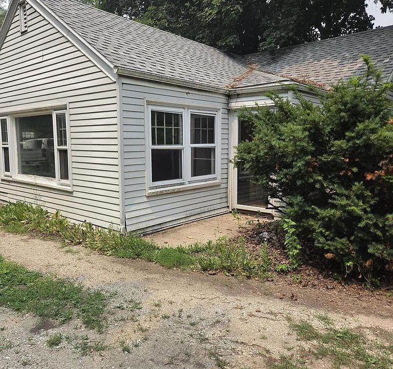 1st image of 210 S Newman ROAD