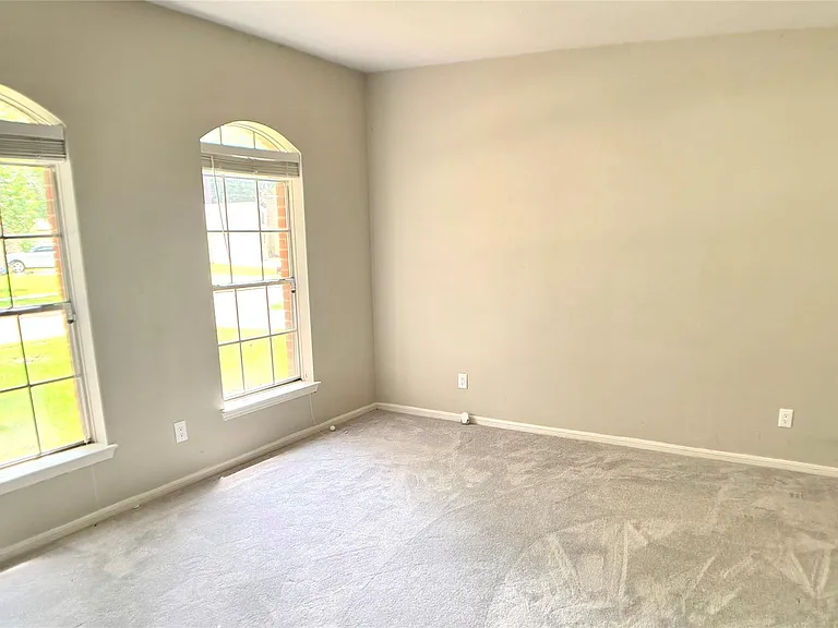 17743 Seven Pines Dr — Photo 23
