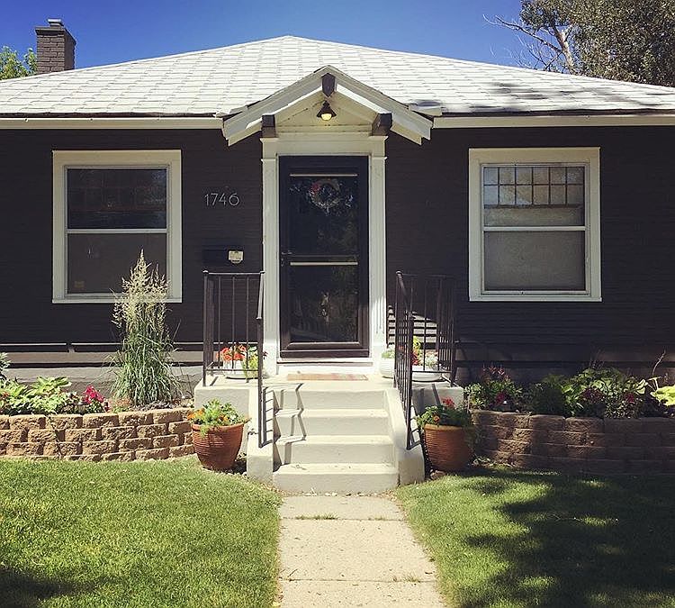 Recently painted exterior. 