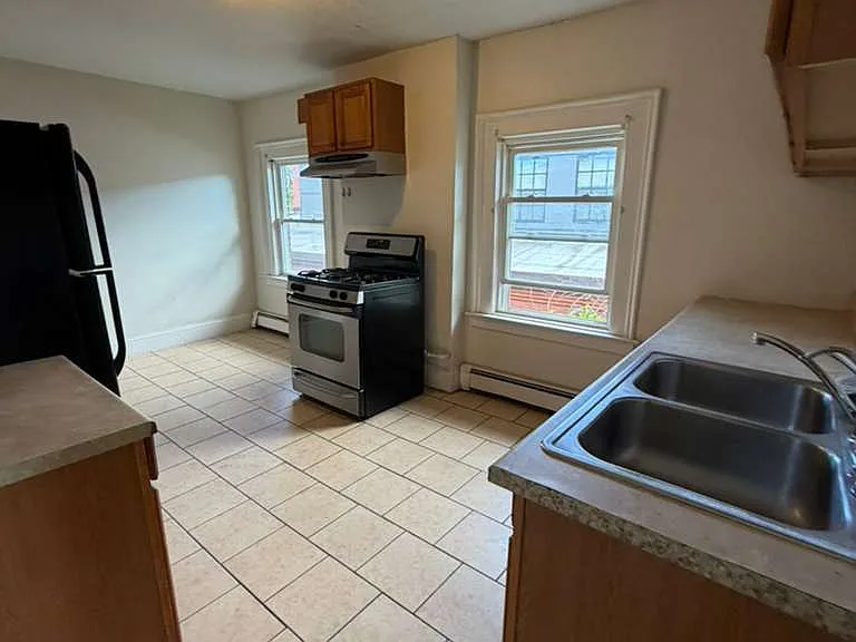 40 Dewey St #1A — Photo 2
