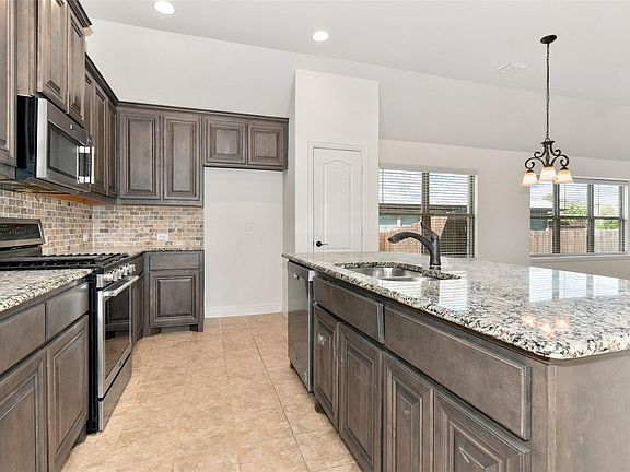 3rd image of 5205 Ambergate Ln