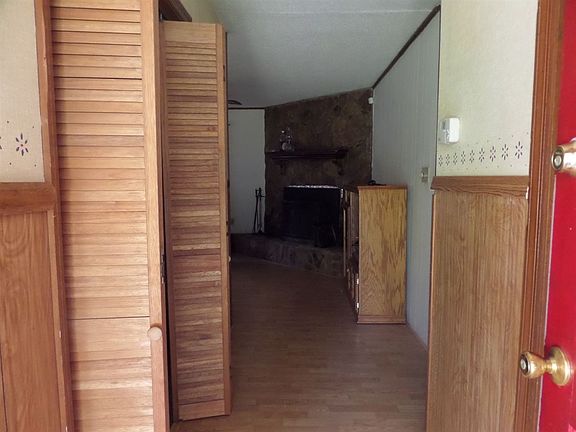 2nd image of 137 Huxley St