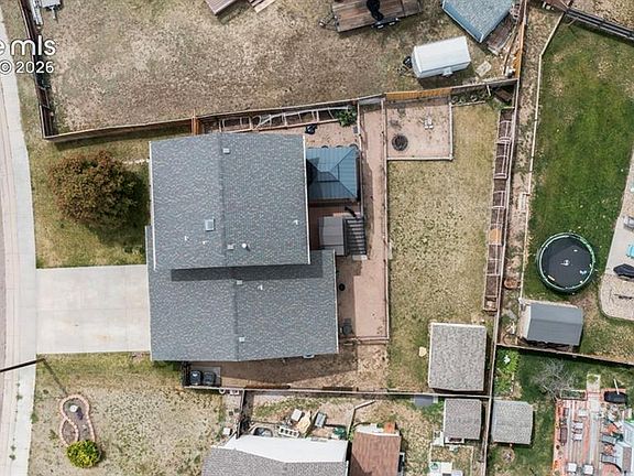 3rd image of 560 Camrose Ct