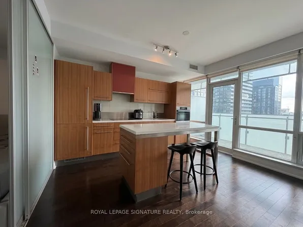 80 John St #3404, Toronto, ON M5V 3X4
