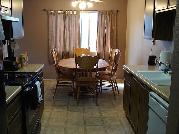 5th image of 1438 Snyder St