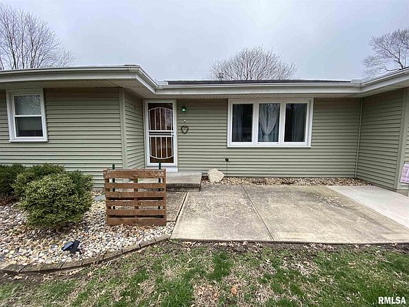 3rd image of 207 S Tazewell St