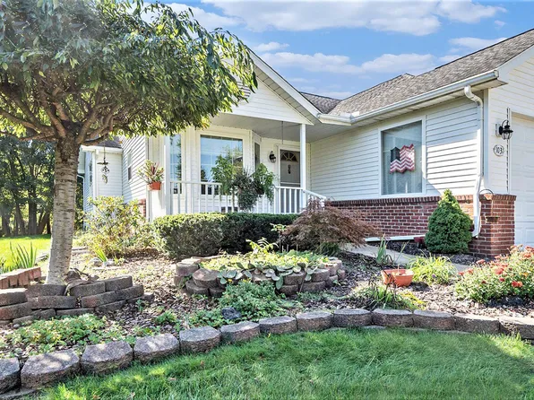 1031 Curzon St, Howell, MI 48843