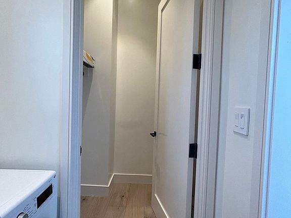 2nd image of 3663 Mountain View Ave