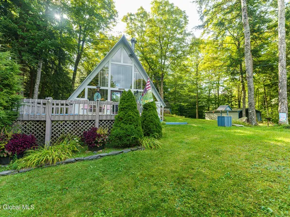 17 Oak Circle, Day, NY 12835