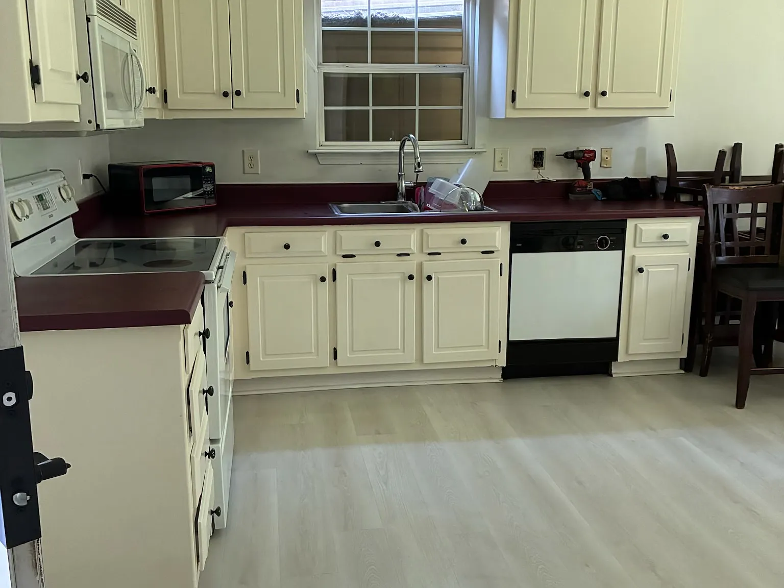 3 bed, 1100 sqft, $1,840 — Photo 3