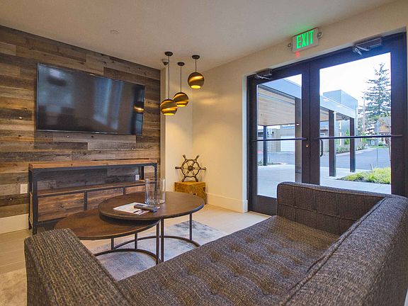 2nd image of 646 Highland Ave #214