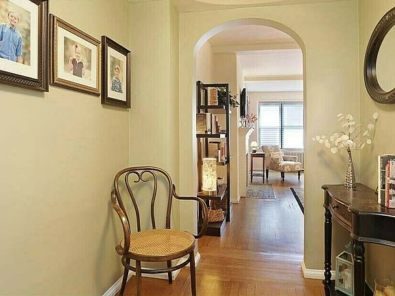 5th image of 140 E 28th St APT 6C