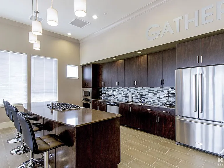 The Vue Luxury Apartments — Photo 4