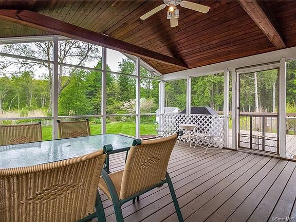 5th image of 47 Country Club Ln
