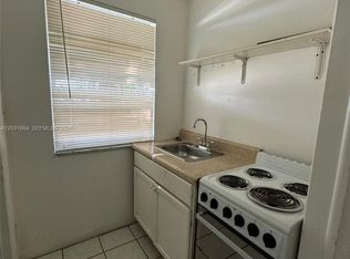 (Undisclosed Address), Hollywood, FL 33023