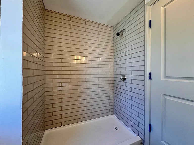 7 Hardy St #2 — Photo 20