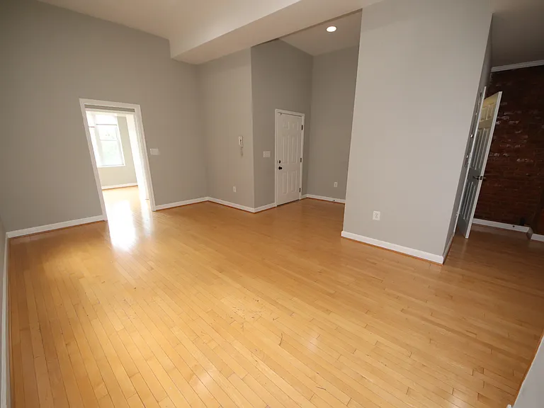 2443 Callow Ave #3 — Photo 6