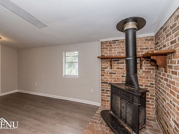 5th image of 506 Clermont Dr W