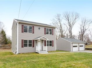 3 S Edgewood Rd, Niantic, CT 06357
