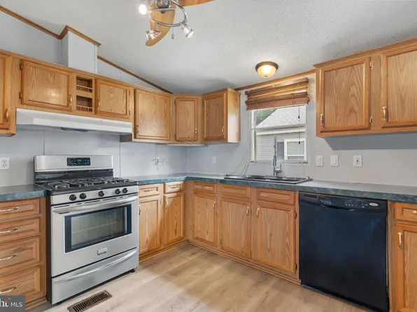 14512 Iberia Cir, Chantilly, VA 20151