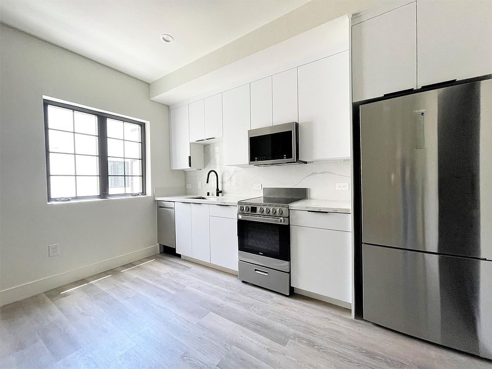1st image of 2002 4th Ave #204