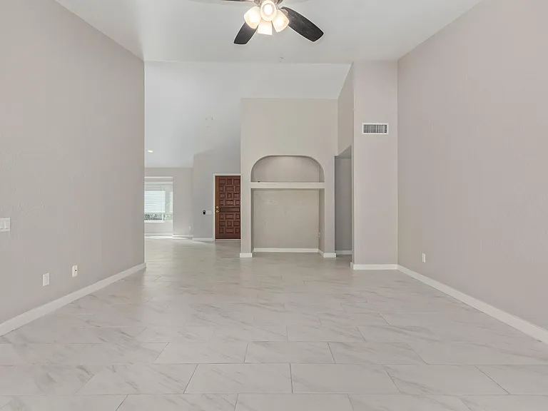 9138 E Davenport Dr — Photo 20