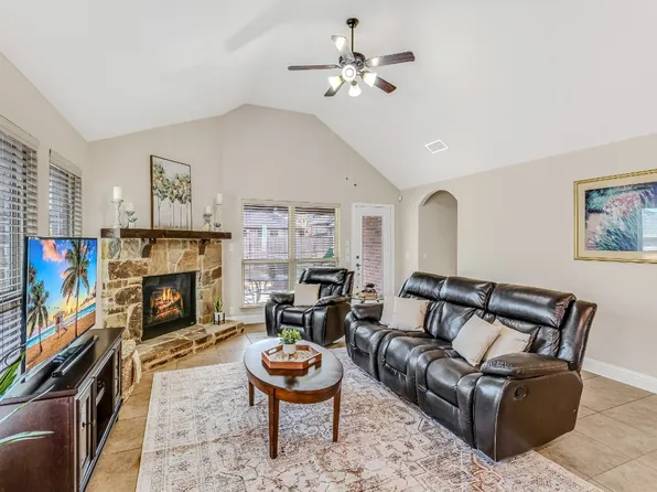410 Rush Creek Dr, Wylie, TX 75098