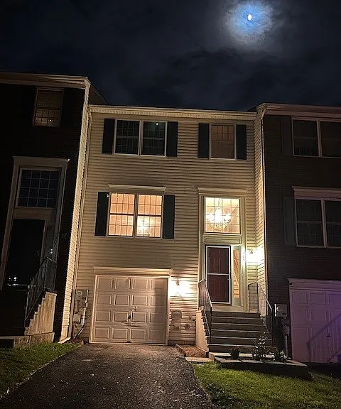 305 S Oak St — Photo 3
