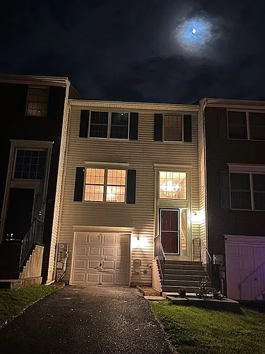 305 S Oak St Photo 1