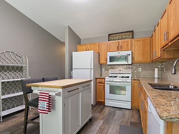 4th image of 629 Kenwood Ct