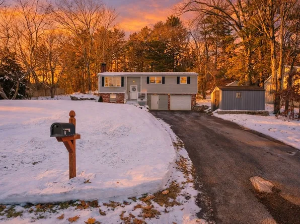 2 Brandywine Dr, Hooksett, NH 03106