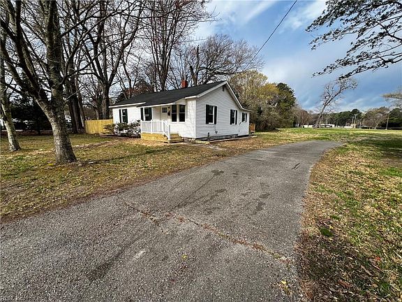 3rd image of 122 Turlington Rd