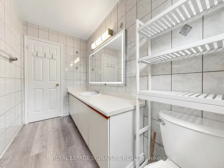 1634 Fairfield Cres #MAIN — Photo 25